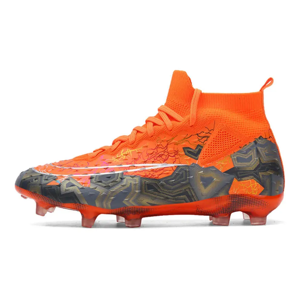 in help fashion Spike football shoes