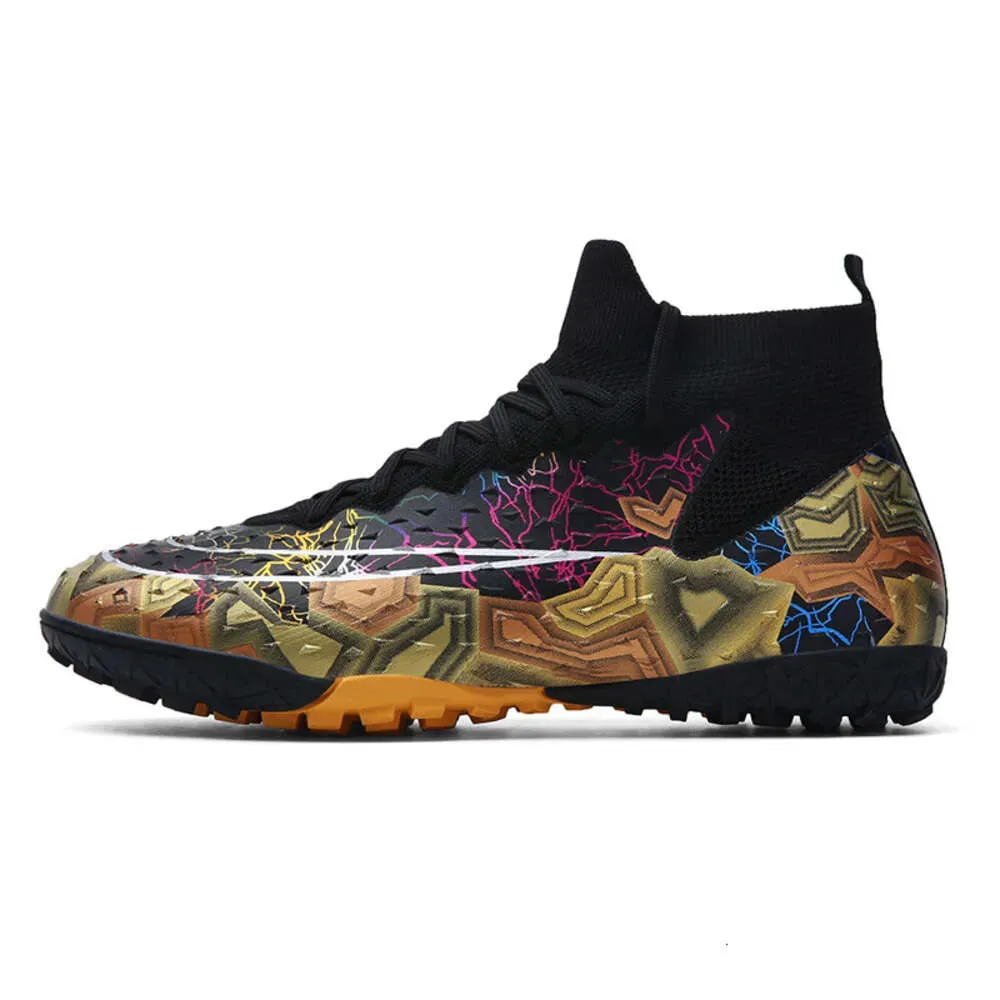 in help fashion Spike football shoes