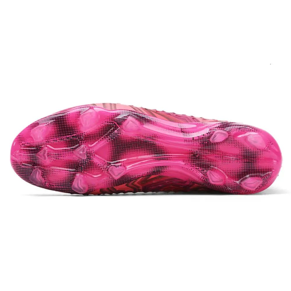 in help fashion Spike football shoes